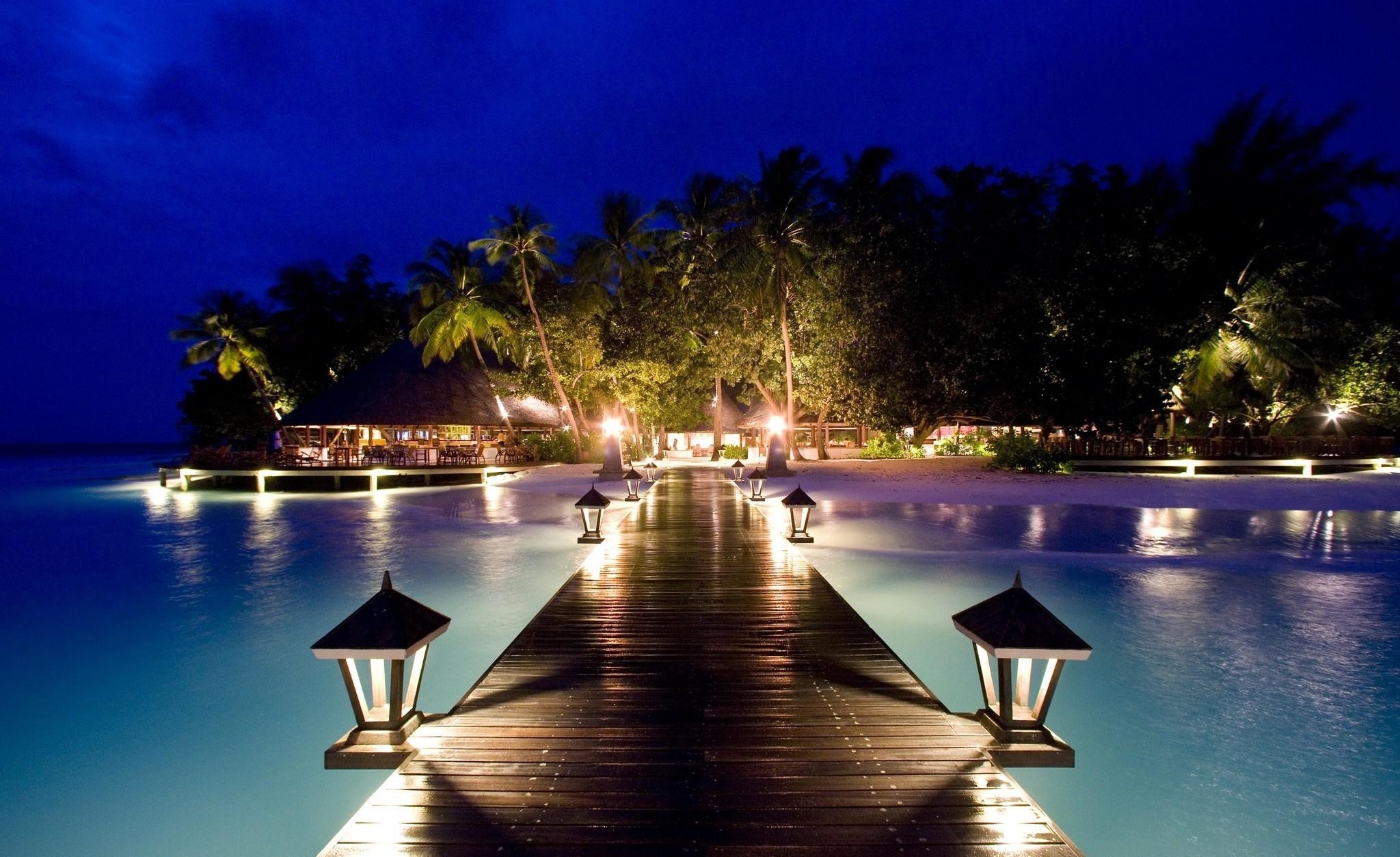 Luxury night. Angsana Ihuru Мальдивы. Сансет Бич Мальдивы. Мальдивы Пхукет. Найт-Айленд.