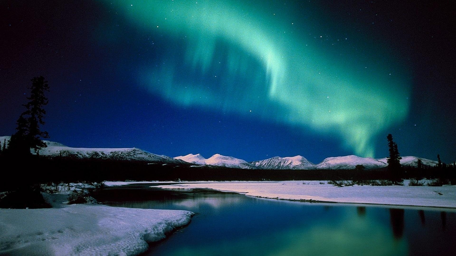 Явления природы ночью. Аляска Северное сияние. Aurora Borealis Северное сияние. Остров Врангеля Северное сияние. Полярное сияние на Аляске.