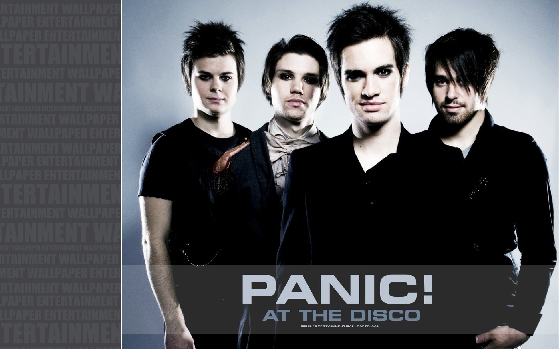 Panic at the disco new. Группа Panic! At the Disco. Паник Брендон. Panic at the Disco 2006. Panic at the Disco участники.